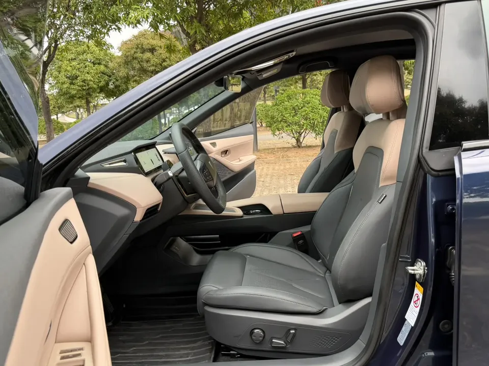 Deepal dark blue SL03 1200 Extended Range Edition 2023 — миниатюра 5