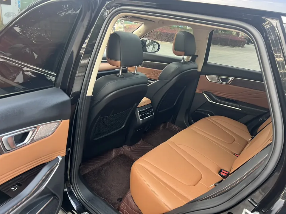 FAW Bestune T99 Bestune T99 2023 20TD 6AT Premium Edition 2023 — миниатюра 5