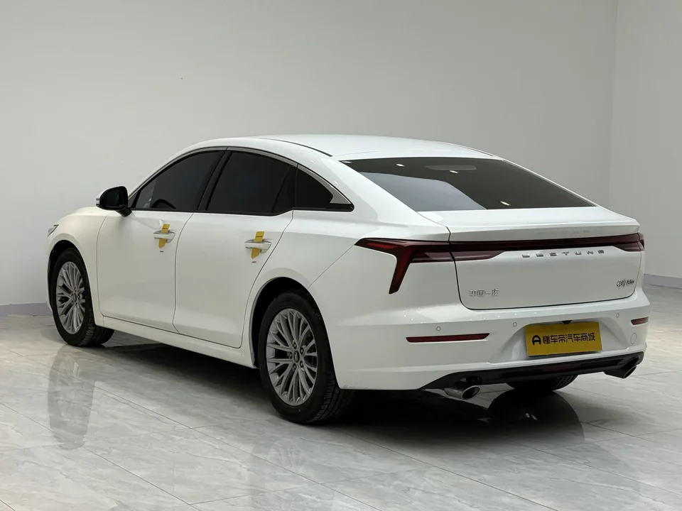 FAW Bestune B70 Bestune B70 2025 Dragon Glory Edition 1.5T Quality Edition 2025 — миниатюра 2
