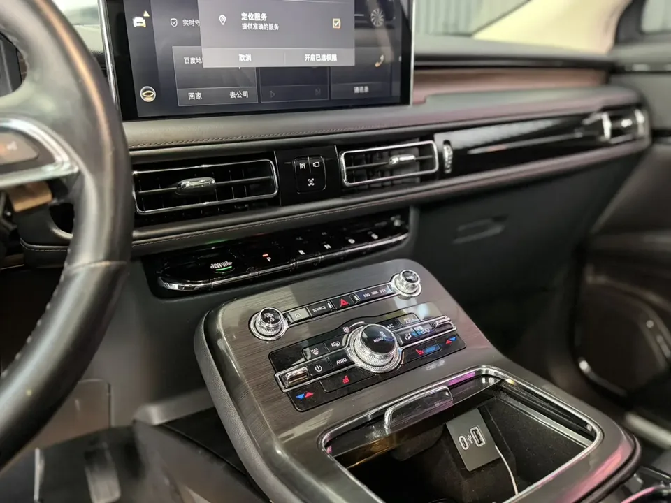 Lincoln Navigator 2.0T 4WD Premium Edition 2022 — миниатюра 2
