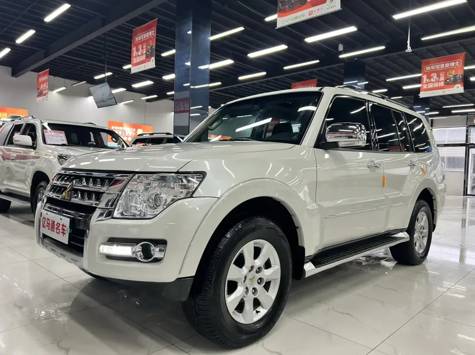 Mitsubishi Pajero 2022