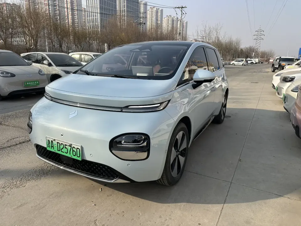 Baojun clouds 2023