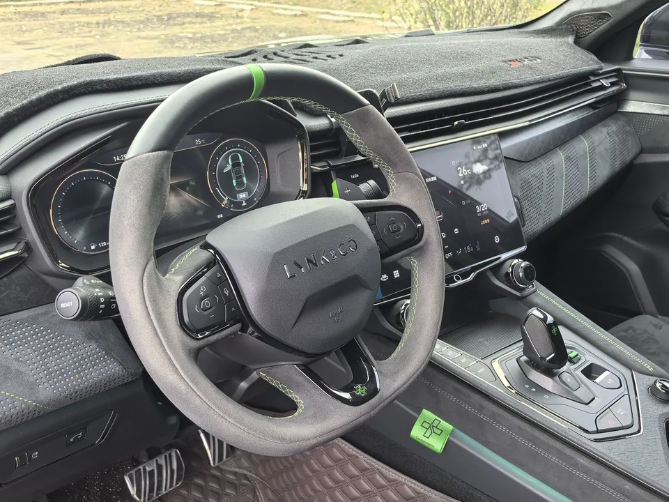 Lynk & Co 05 Lynk & Co 05 2021 05+ 2.0TD Performance Package 2022 — thumbnail 3