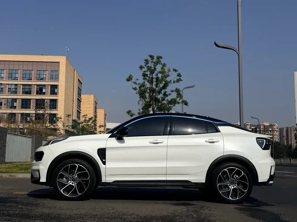 Lynk & Co 05 Lynk & Co 05 2022 2.0TD two-wheel drive 2022 — миниатюра 4