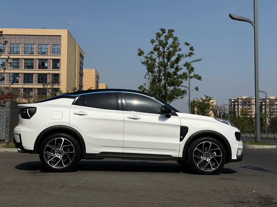 Lynk & Co 05 Lynk & Co 05 2022 2.0TD two-wheel drive 2022 — миниатюра 5