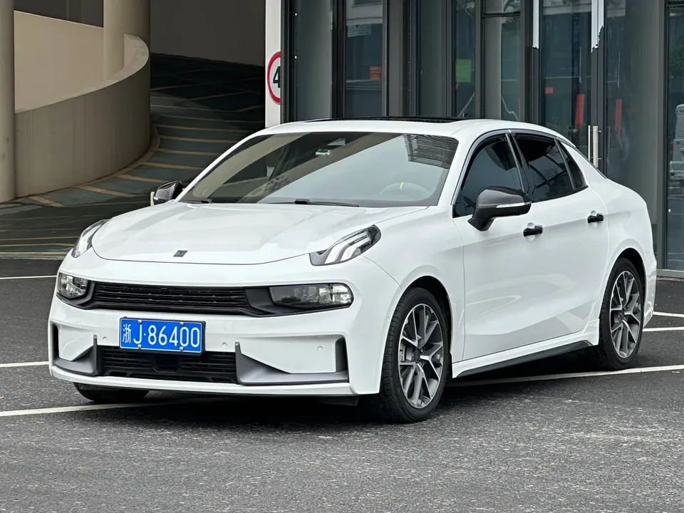 Lynk & Co 03 2022