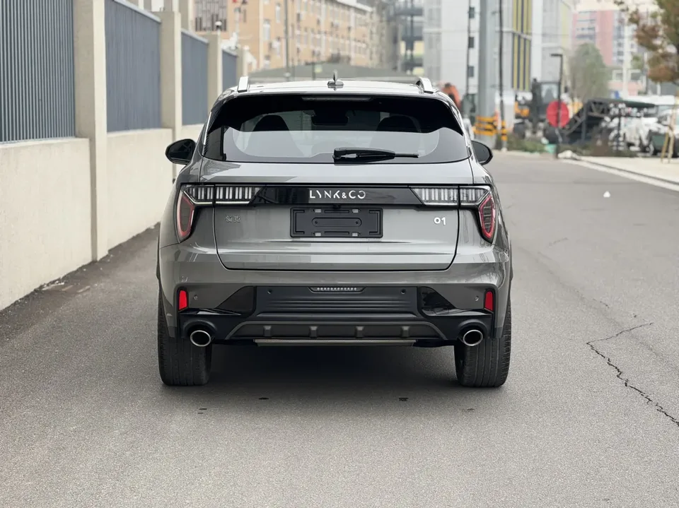 Lynk & Co 01 Lynk & Co 01 2021 2.0TD 2WD Pro 2022 — миниатюра 4