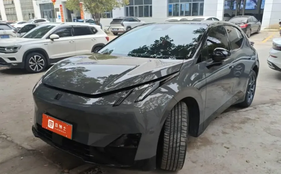 Lynk & Co Z20 2025