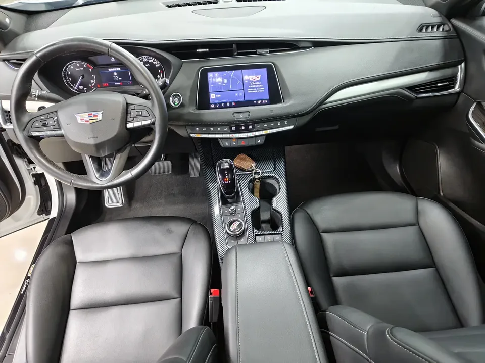 Cadillac XT4 Cadillac XT4 2021 28T two-wheel drive leading model 2022 — миниатюра 2