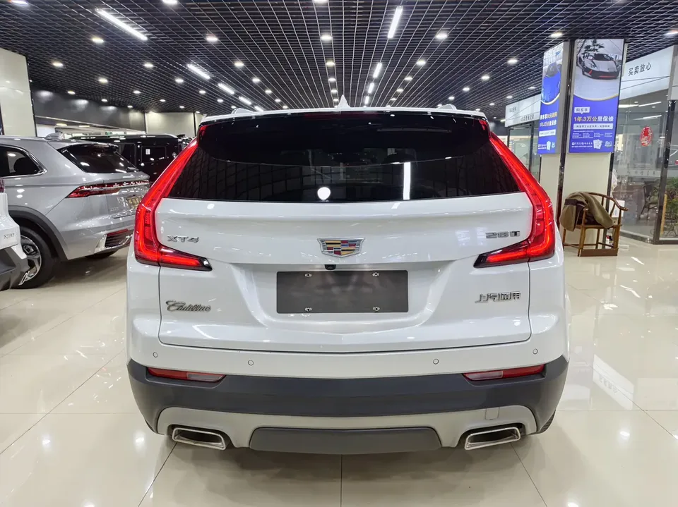 Cadillac XT4 Cadillac XT4 2021 28T two-wheel drive leading model 2022 — миниатюра 3