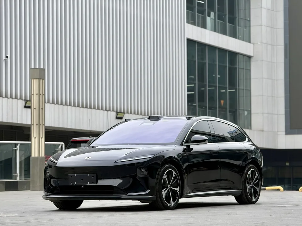 NIO ET5T NIO ET5T 2024 75kWh 2024 — photo 1, buy with delivery to Moscow