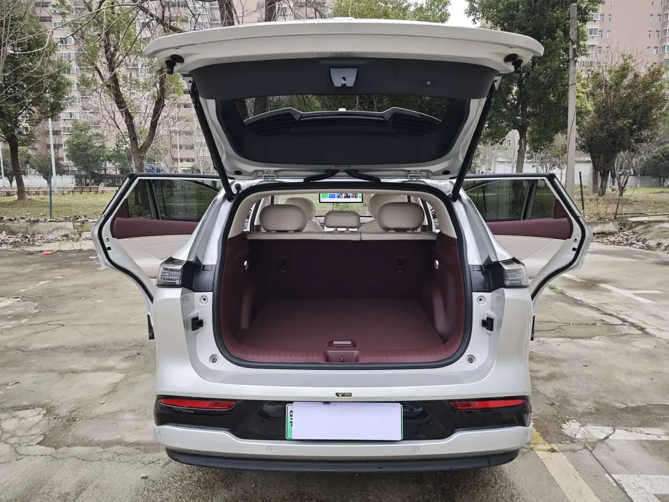 Dongfeng Fengshen L8 PHEV 112KM Dream Edition 2026 — миниатюра 4
