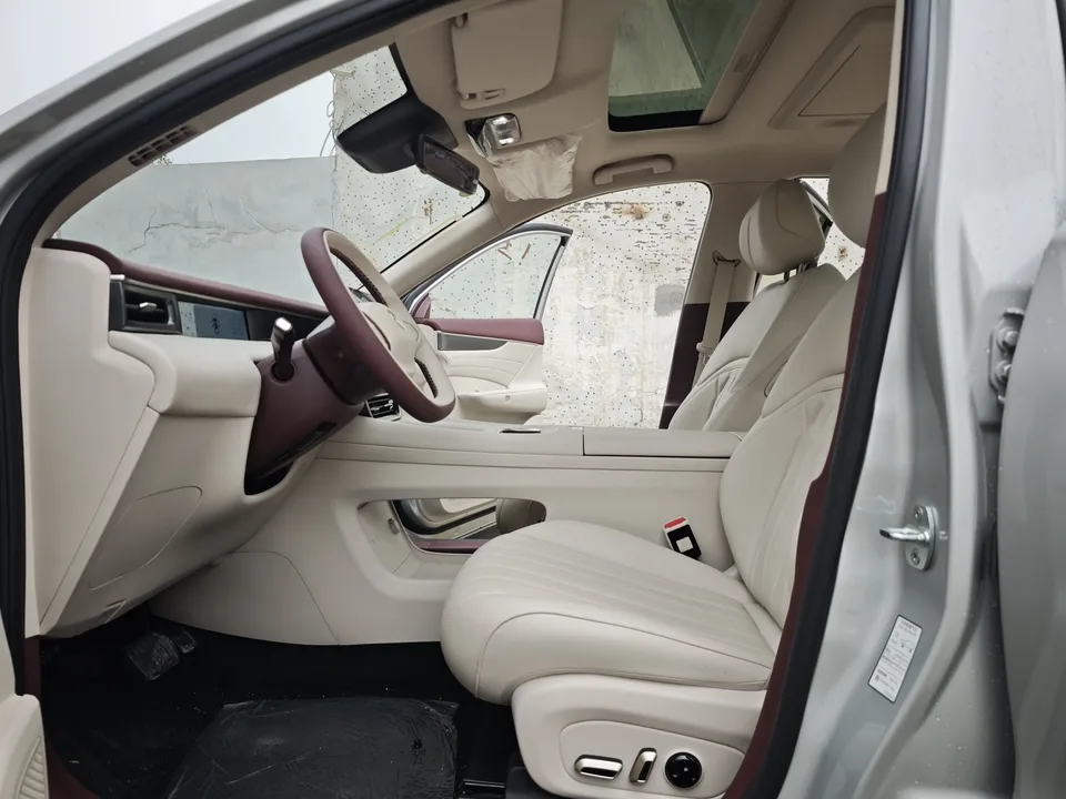 Dongfeng Fengshen L8 PHEV 112KM Dream Edition 2026 — миниатюра 5