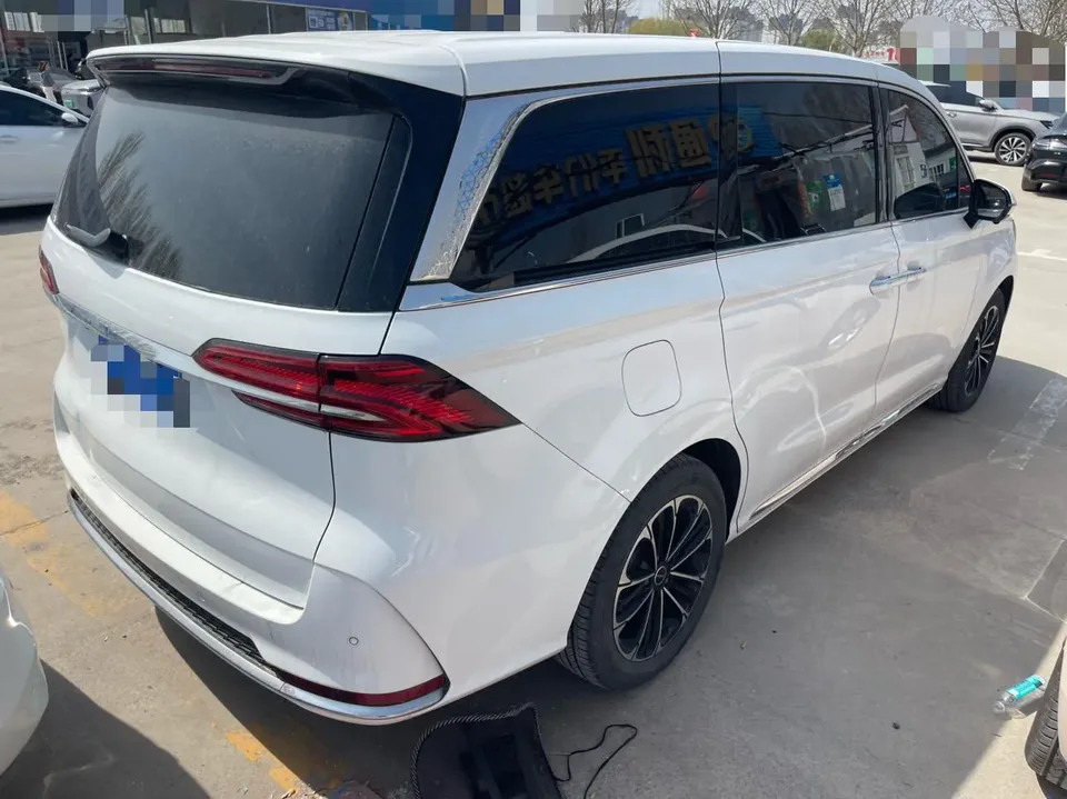 Roewe iMAX8 Roewe iMAX8 2021 400TGI flagship version 2023 — миниатюра 2