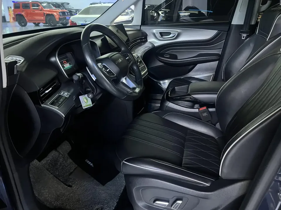 Roewe iMAX8 Roewe iMAX8 2022 400TGI flagship version 2022 — миниатюра 3