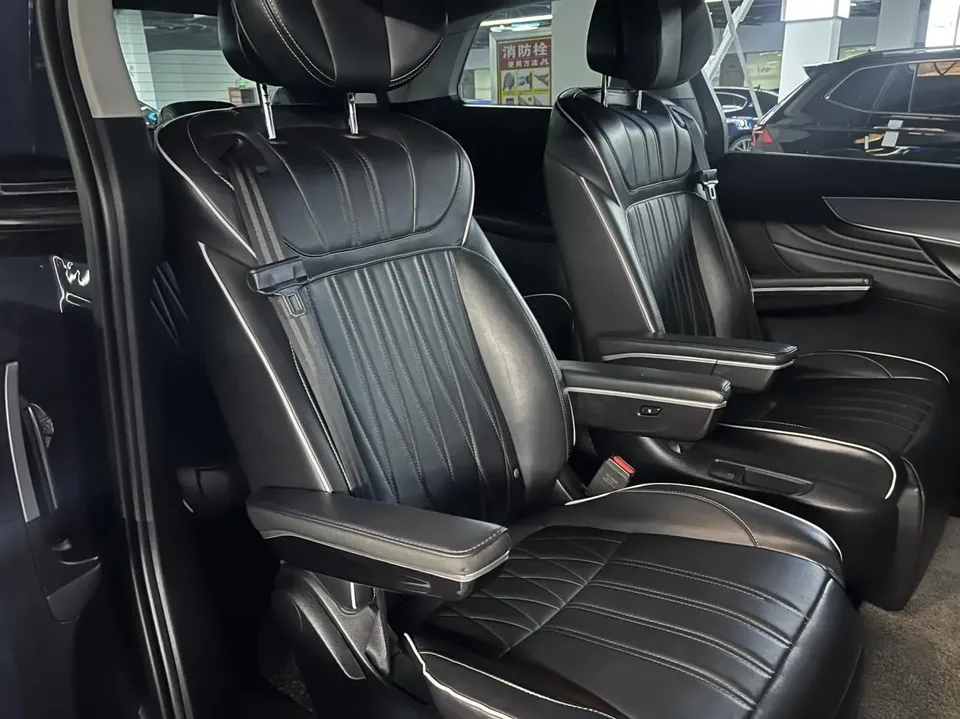 Roewe iMAX8 Roewe iMAX8 2022 400TGI flagship version 2022 — миниатюра 4