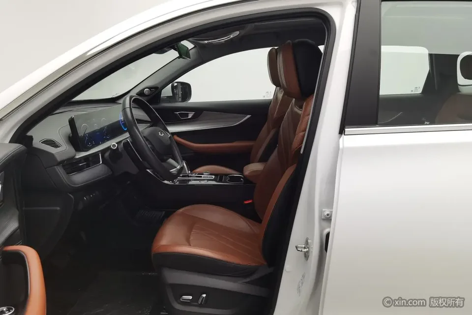 Chery Tiggo 8 PLUS 290TGDI DCT luxury edition+ 2023 — миниатюра 5