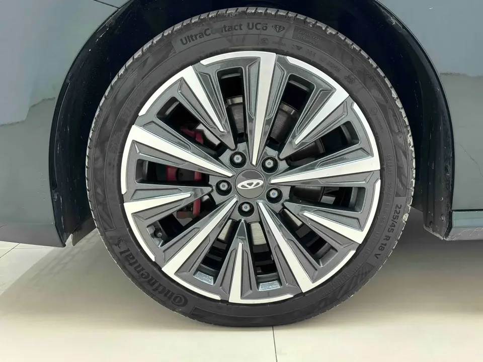 Chery Arrizo 8 High Energy Edition 2.0T DCT 2023 — миниатюра 3