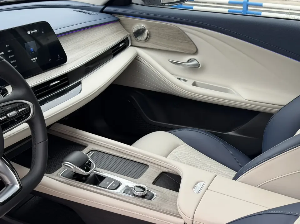 Chery Arrizo 8 1.6TGDI DCT Elegant 2023 — миниатюра 3