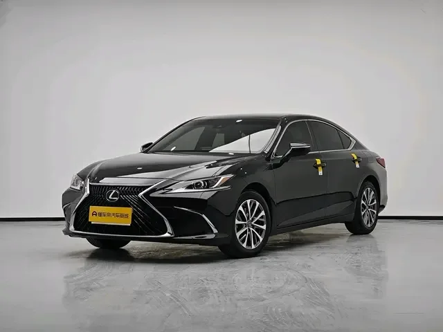 Lexus ES 2023