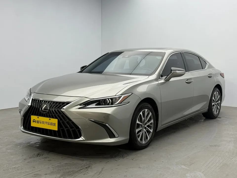 Lexus ES 2022