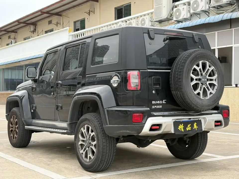 BAIC Beijing Off-road BJ40 2.0T Automatic 4WD City Hunter Edition Knight Edition 2022 — миниатюра 4