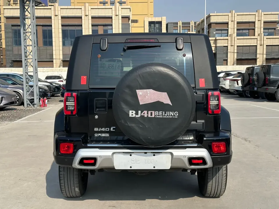 BAIC Beijing Off-road BJ40 2.0T Automatic 4WD City Hunter Edition Knight Edition 2022 — миниатюра 2