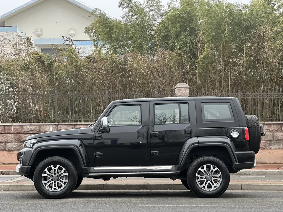 BAIC Beijing Off-road BJ40 2.0T Automatic 4WD City Hunter Edition Knight Edition 2022 — миниатюра 4