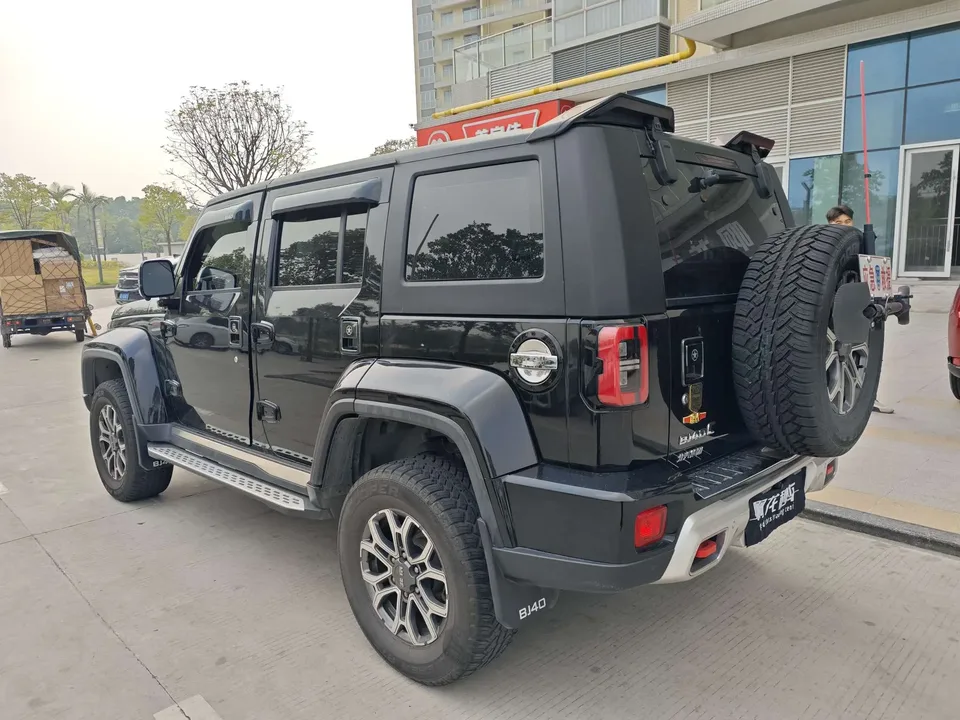 BAIC Beijing Off-road BJ40 Beijing Off-road BJ40 2023 2.0T Automatic 4WD City Hunter Edition Knight Edition 2023 — миниатюра 2
