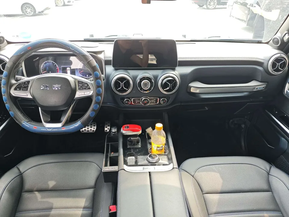BAIC Beijing Off-road BJ40 Beijing Off-road BJ40 2023 2.0T Automatic 4WD City Hunter Edition Knight Edition 2023 — миниатюра 5