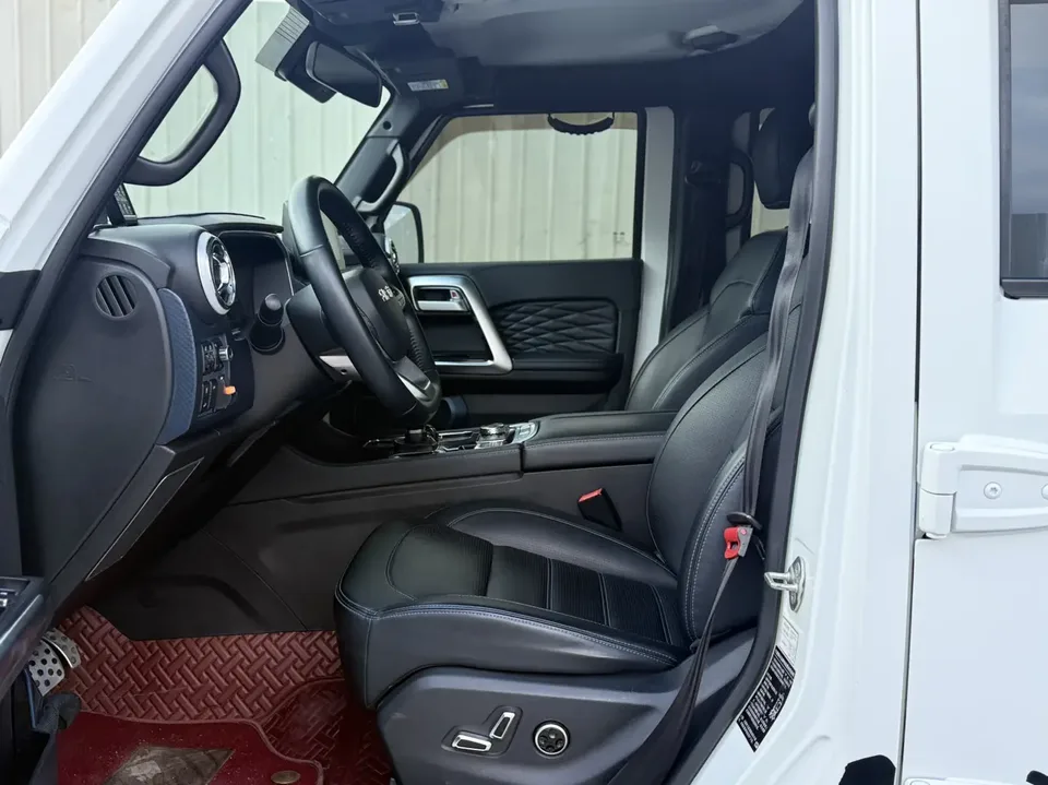 BAIC Beijing Off-road BJ40 Beijing Off-road BJ40 2023 2.0D Automatic 4WD Blade Hero Edition Knight Type (Front and Rear Electric Locks) 2022 — миниатюра 4
