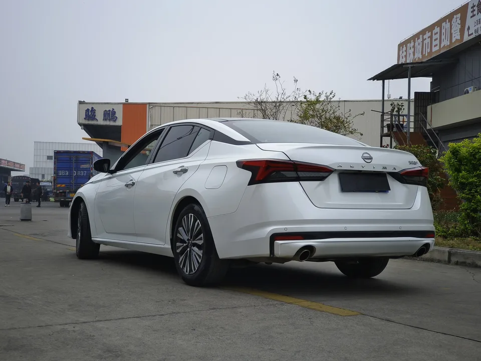 Nissan Altima Teana 2022 2.0L XE Pure Edition 2023 — thumbnail 4