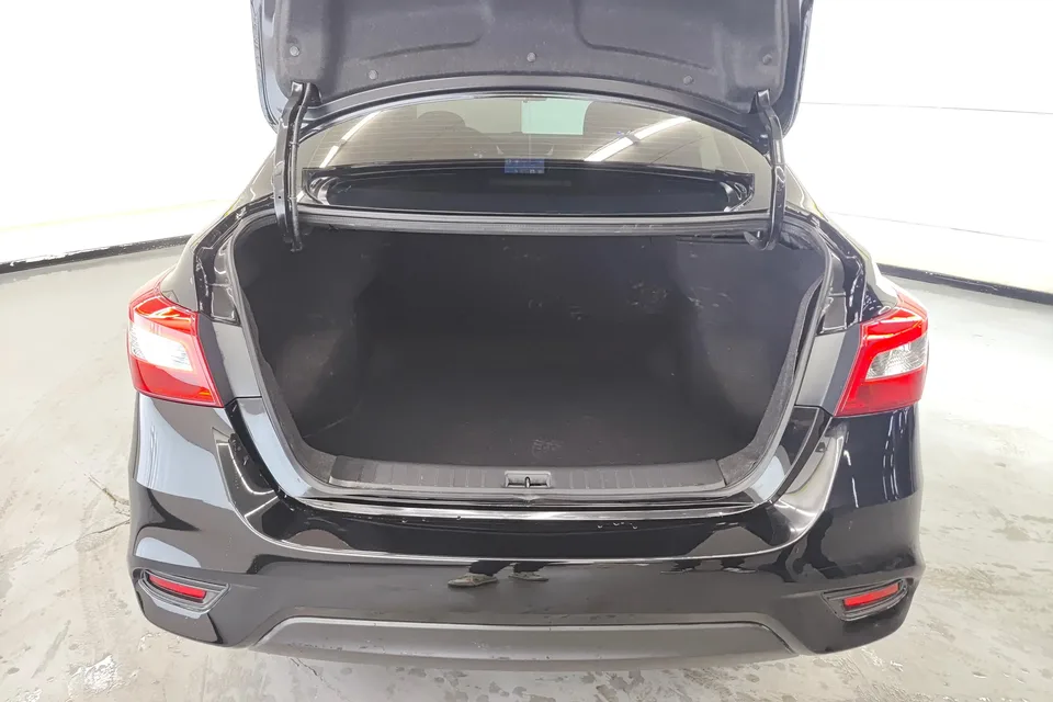 Nissan Sylphy Sylphy 2024 Sylphy 2024 facelift three classic 1.6L XE CVT comfort version 2025 — thumbnail 5