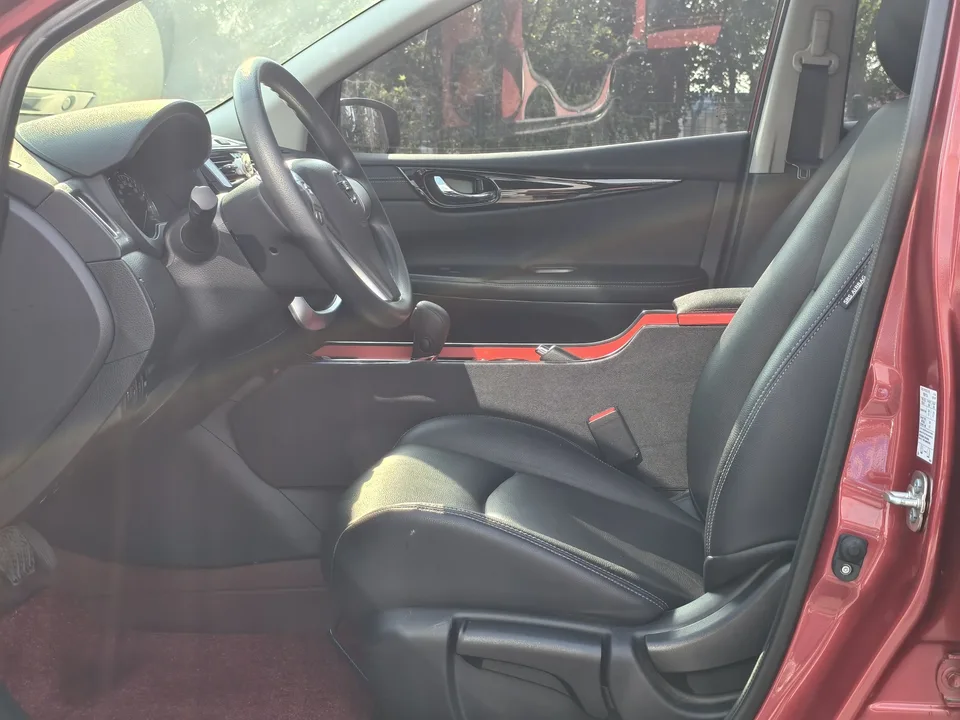 Nissan Tiida Tiida 2024 1.6L CVT Cool Edition 2025 — thumbnail 3