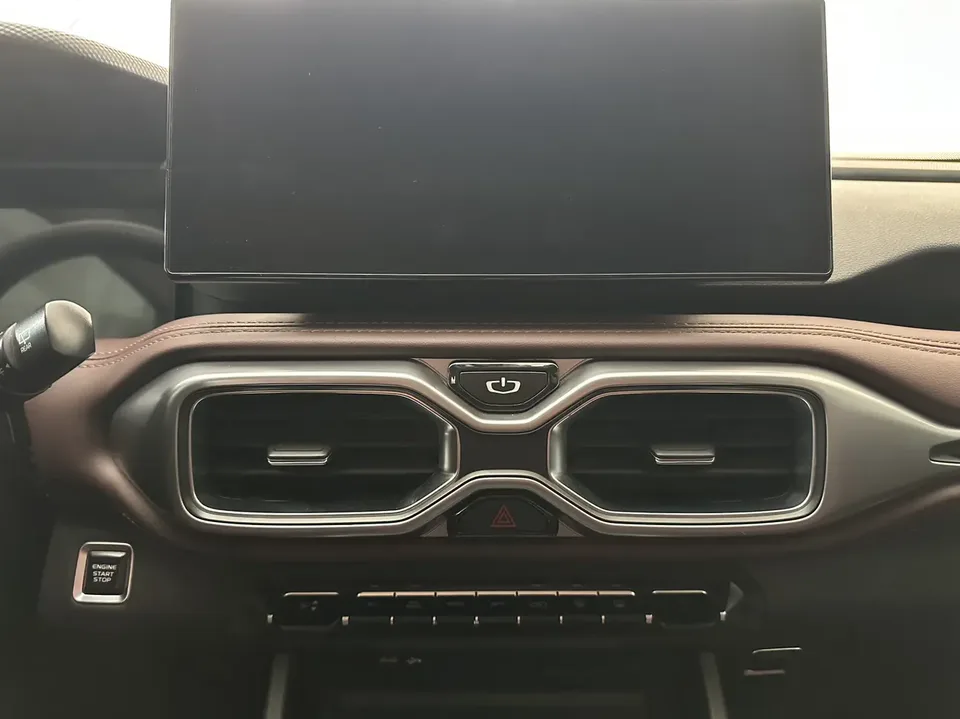 Geely Okavango Haoyue 2022 1.8TD DCT aggressive model 2023 — миниатюра 3