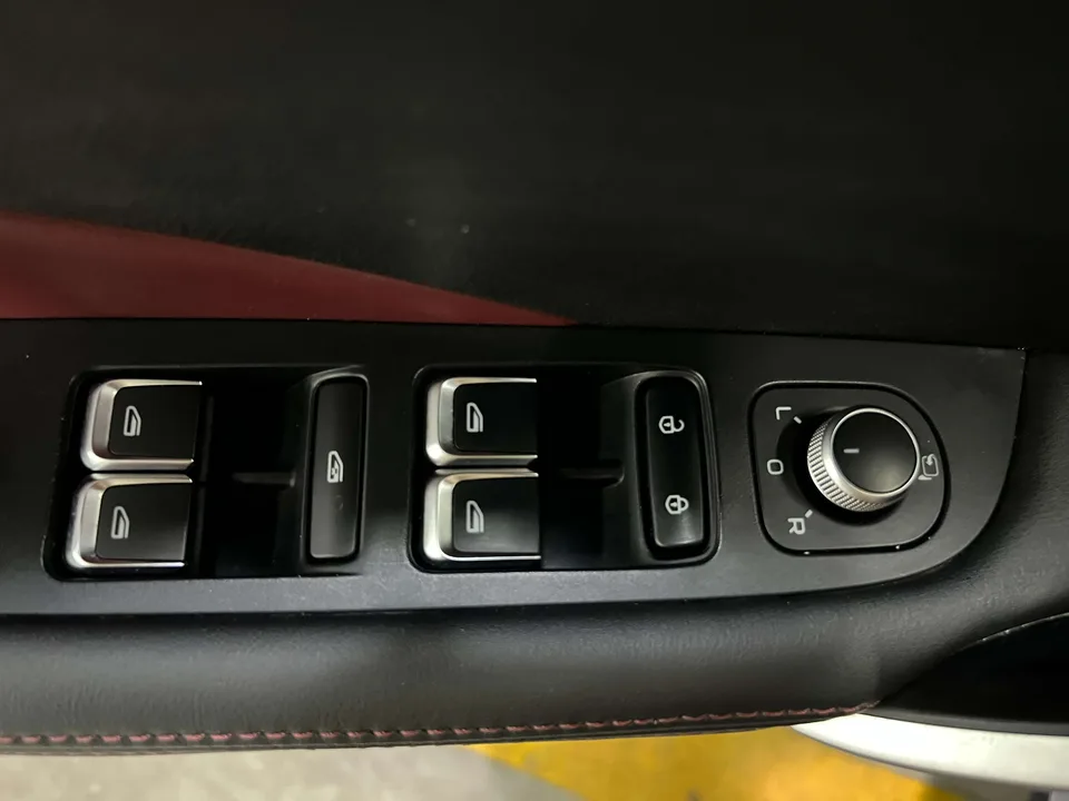 Geely Coolray SX11 240T DCT Diamond Edition 2022 — миниатюра 5