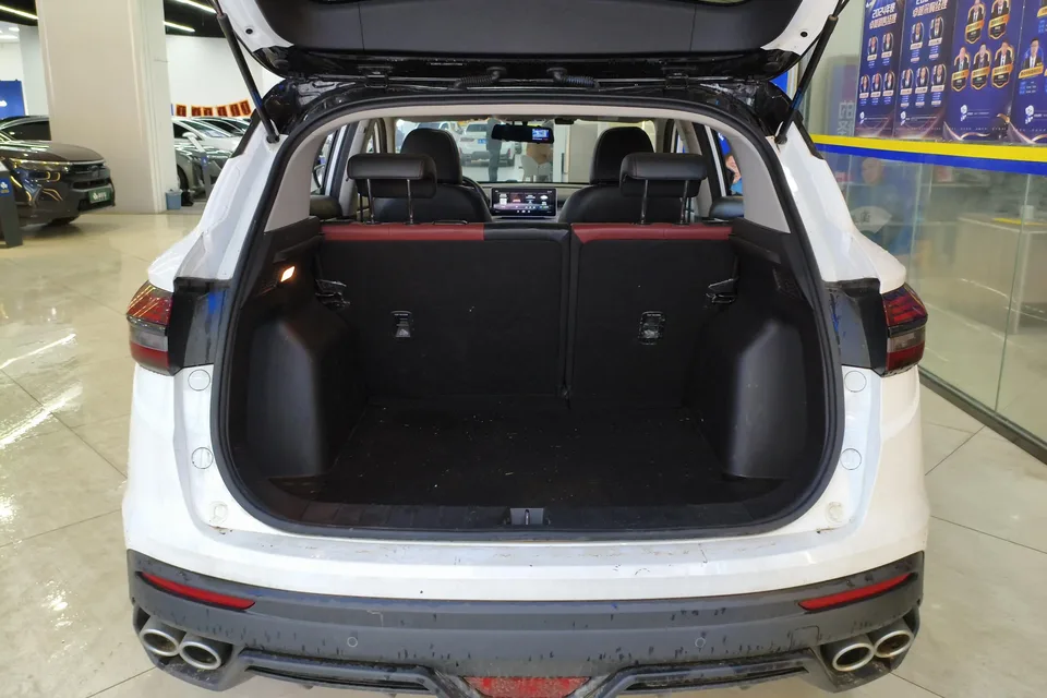 Geely Coolray SX11 240T DCT Diamond Edition 2022 — миниатюра 5