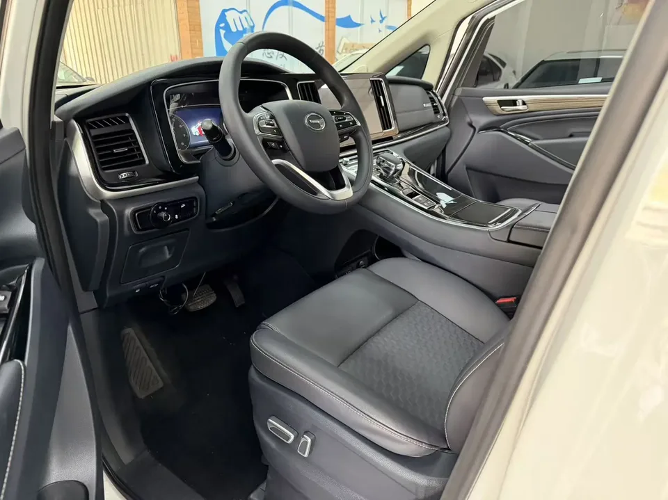 GAC Trumpchi M8 Trumpchi M8 2023 Lingxiu Series 390T Deluxe Edition 2024 — миниатюра 3