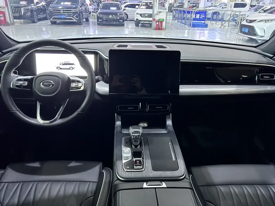 GAC Trumpchi GS8 Trumpchi GS8 2025 Pilot Series 2.0TGDI 2WD 5-seater Luxury Edition 2025 — миниатюра 4