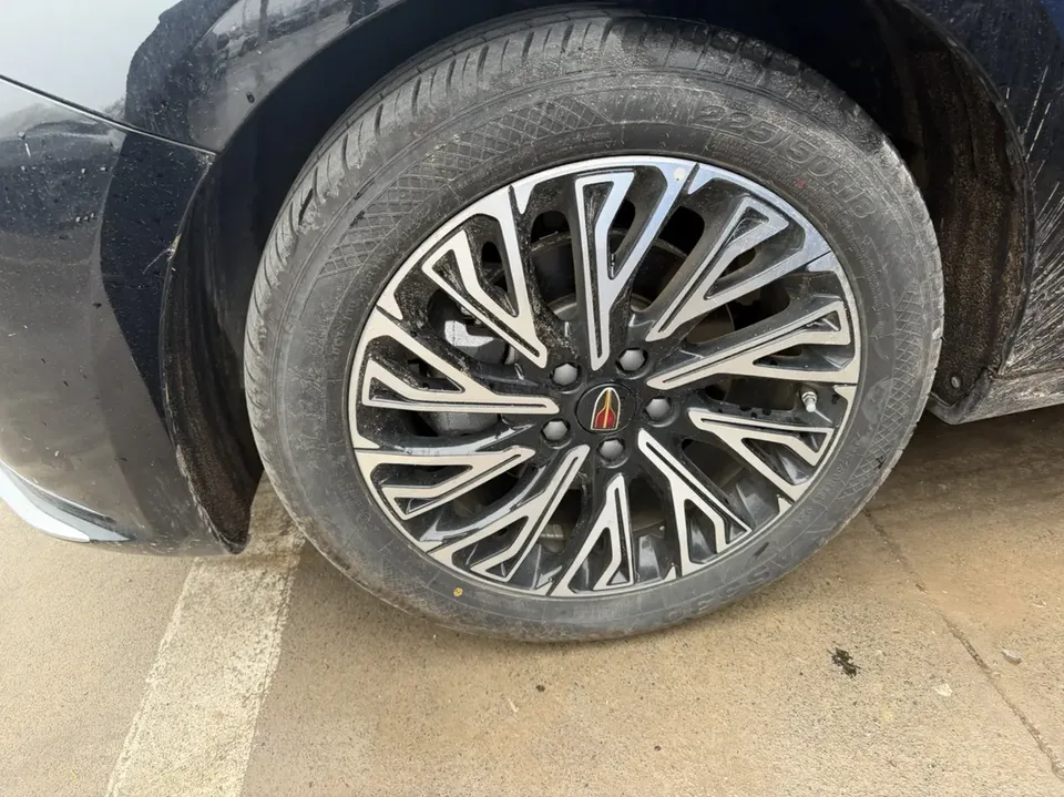 Hongqi H5 Hongqi H5 2024 2.0T Automatic Intelligent Connection Flagship Chang Edition 2023 — миниатюра 3