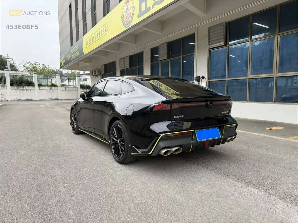 Changan UNI-V Changan UNI-V 2022 1.5T Sports Edition 2022 — thumbnail 2