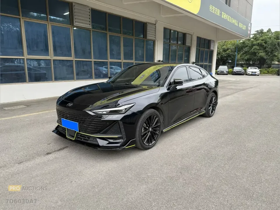 Changan UNI-V Changan UNI-V 2022 1.5T Sports Edition 2022 — photo 1, buy with delivery to Moscow