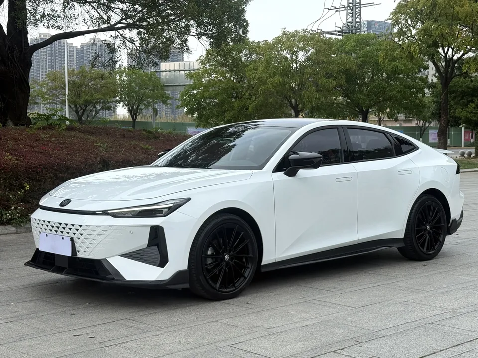 Changan UNI-V 2024