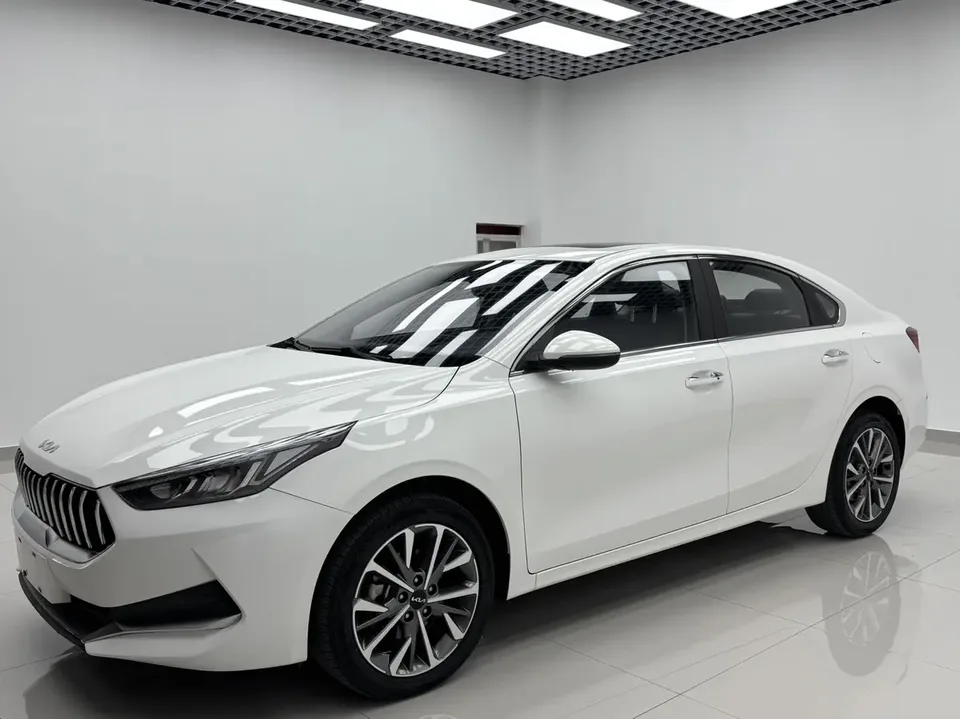 Kia K3 K3 2021 facelift 1.5L CVT fashion version 2022 — photo 1, buy with delivery to Moscow