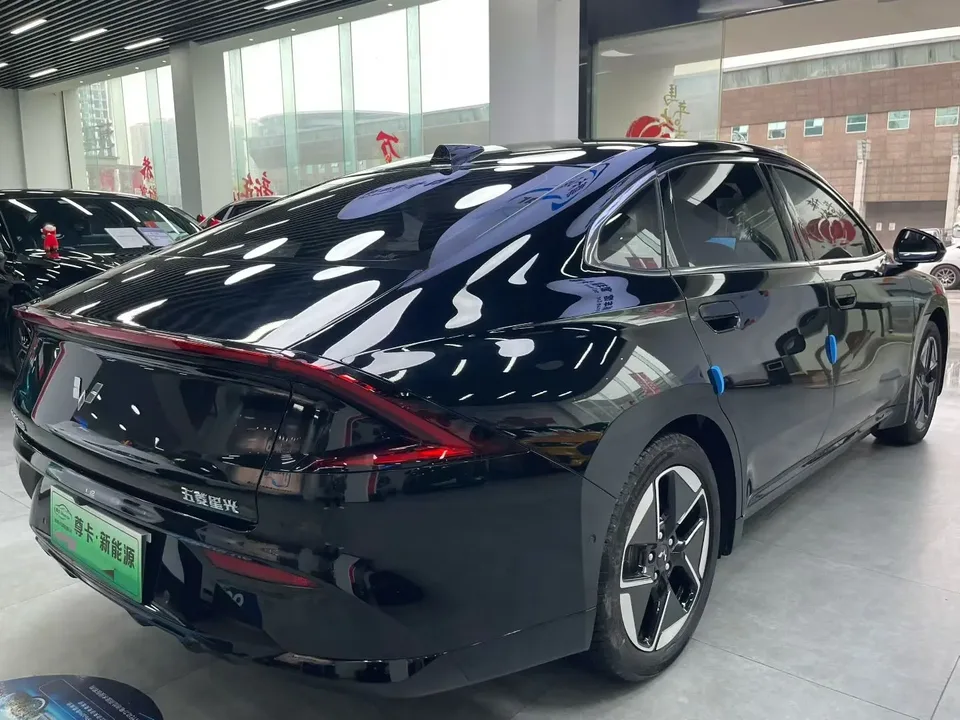 Wuling Starlight EV 610km Smart Flagship 2025 — миниатюра 4