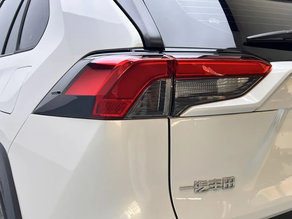 Toyota RAV4 2.0L CVT 2WD Fashion Edition 2024 — миниатюра 4