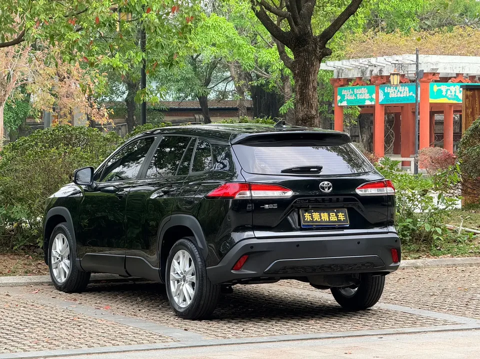 Toyota CorollaCross 2.0L Elite Edition 2023 — миниатюра 2
