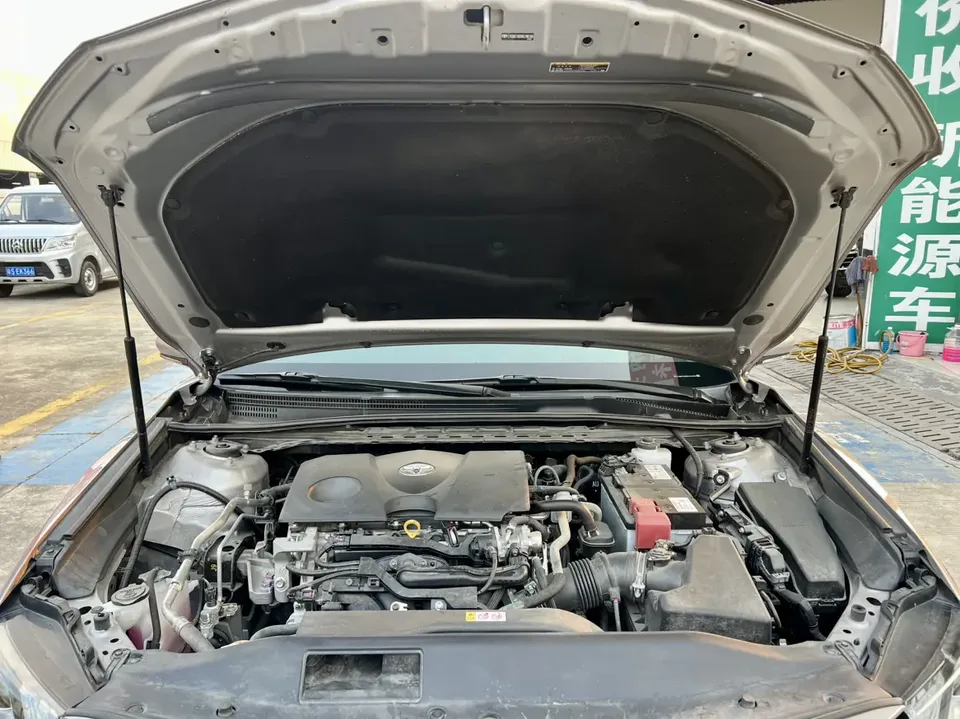 Toyota Camry 2.0G Deluxe Edition 2022 — миниатюра 2