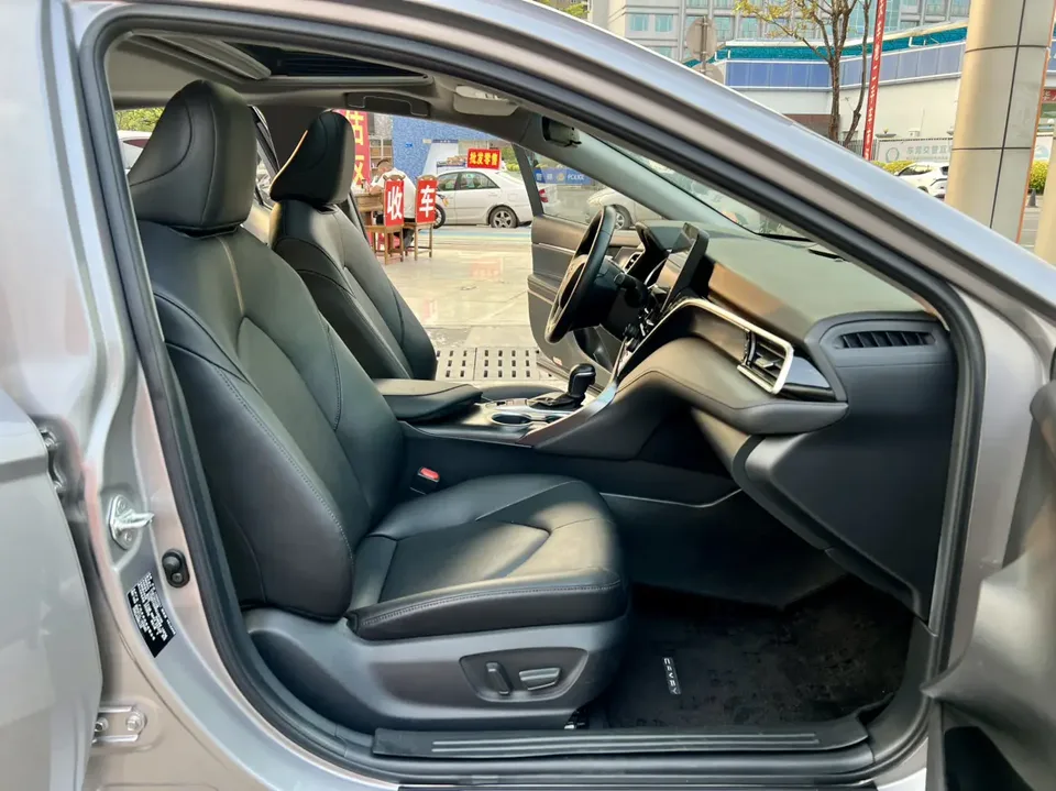 Toyota Camry 2.0G Deluxe Edition 2022 — миниатюра 5