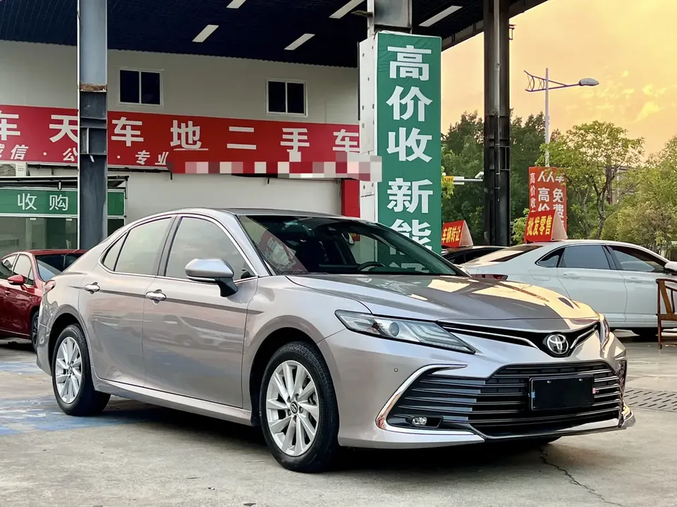 Toyota Camry 2.0G Deluxe Edition 2022 — фото 1, купить с доставкой в Москву